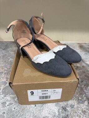 Journee Collection Grey Scalloped Ankle-Strap Pumps